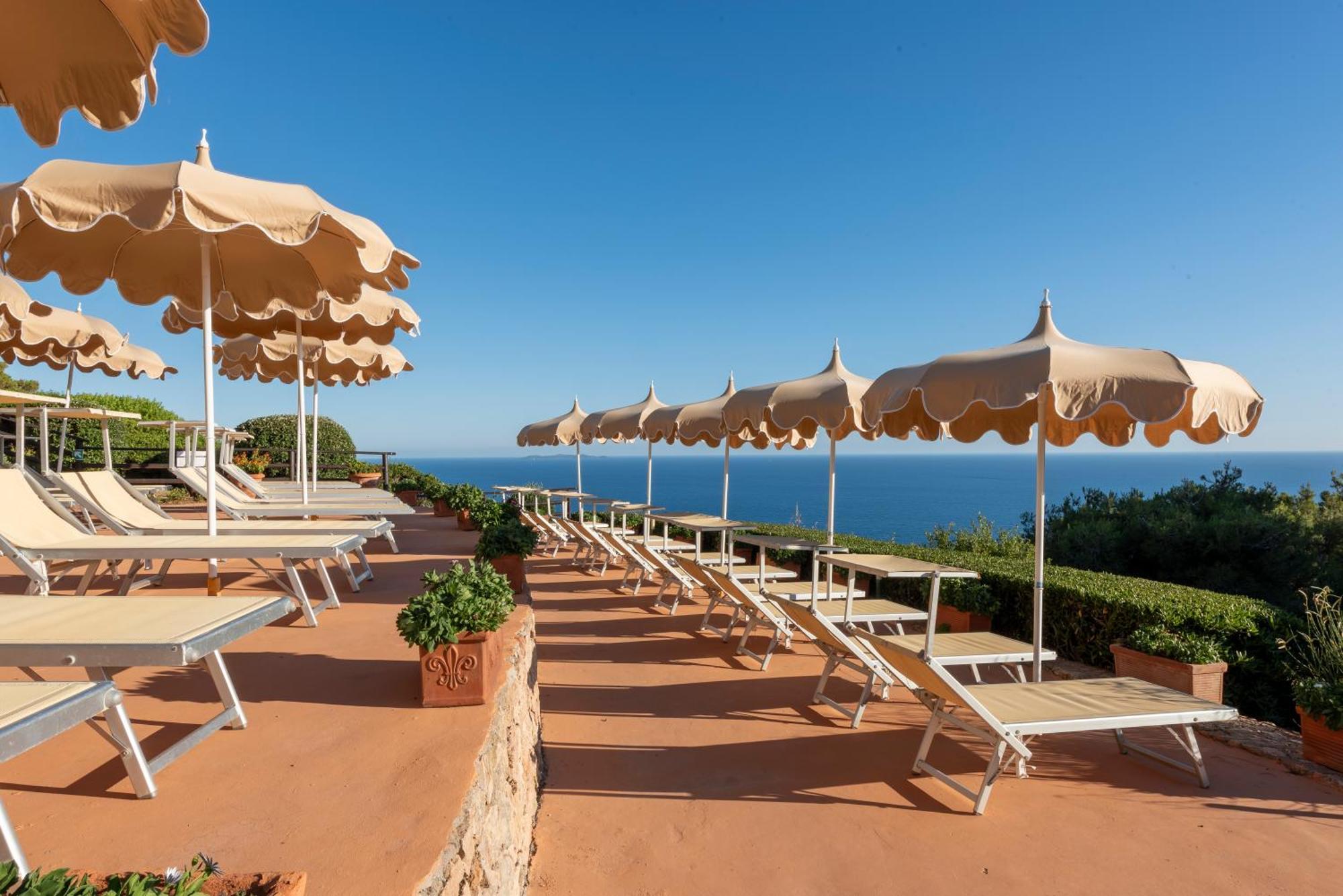Boutique Hotel Torre Di Cala Piccola ポルト・サント・ステーファノ エクステリア 写真