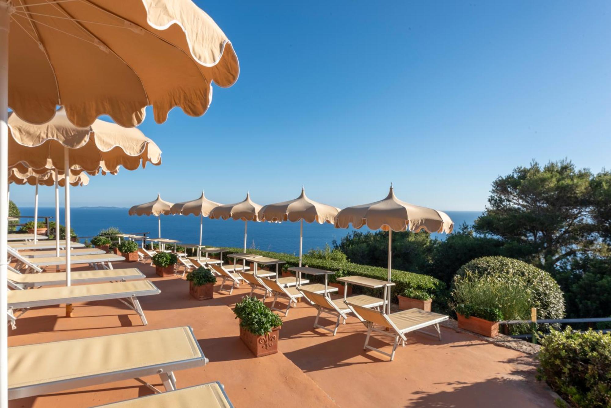 Boutique Hotel Torre Di Cala Piccola ポルト・サント・ステーファノ エクステリア 写真