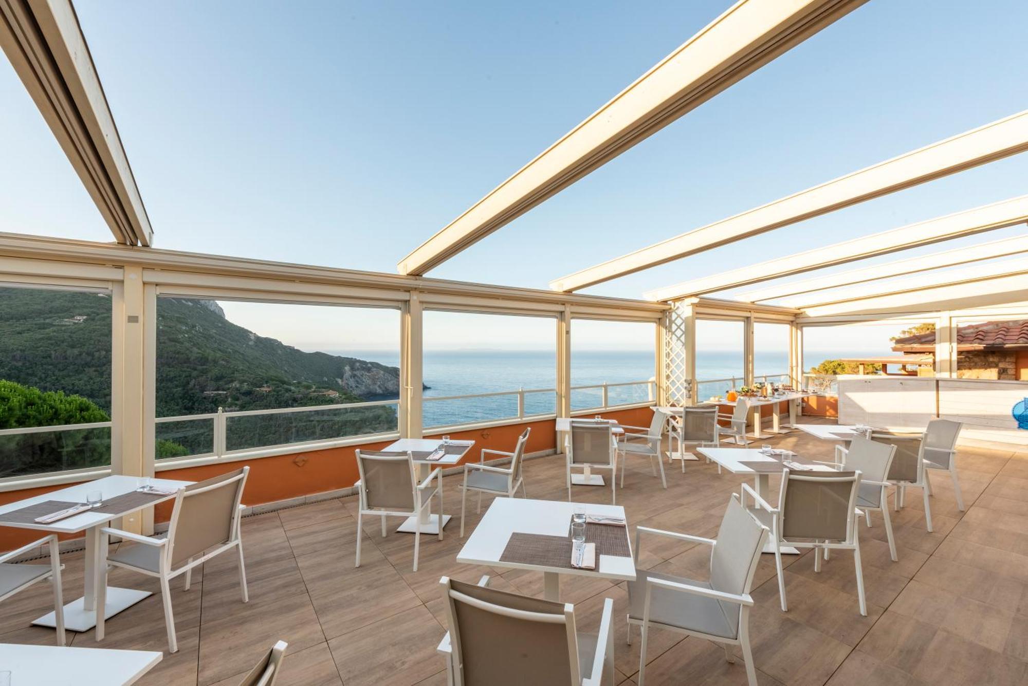 Boutique Hotel Torre Di Cala Piccola ポルト・サント・ステーファノ エクステリア 写真